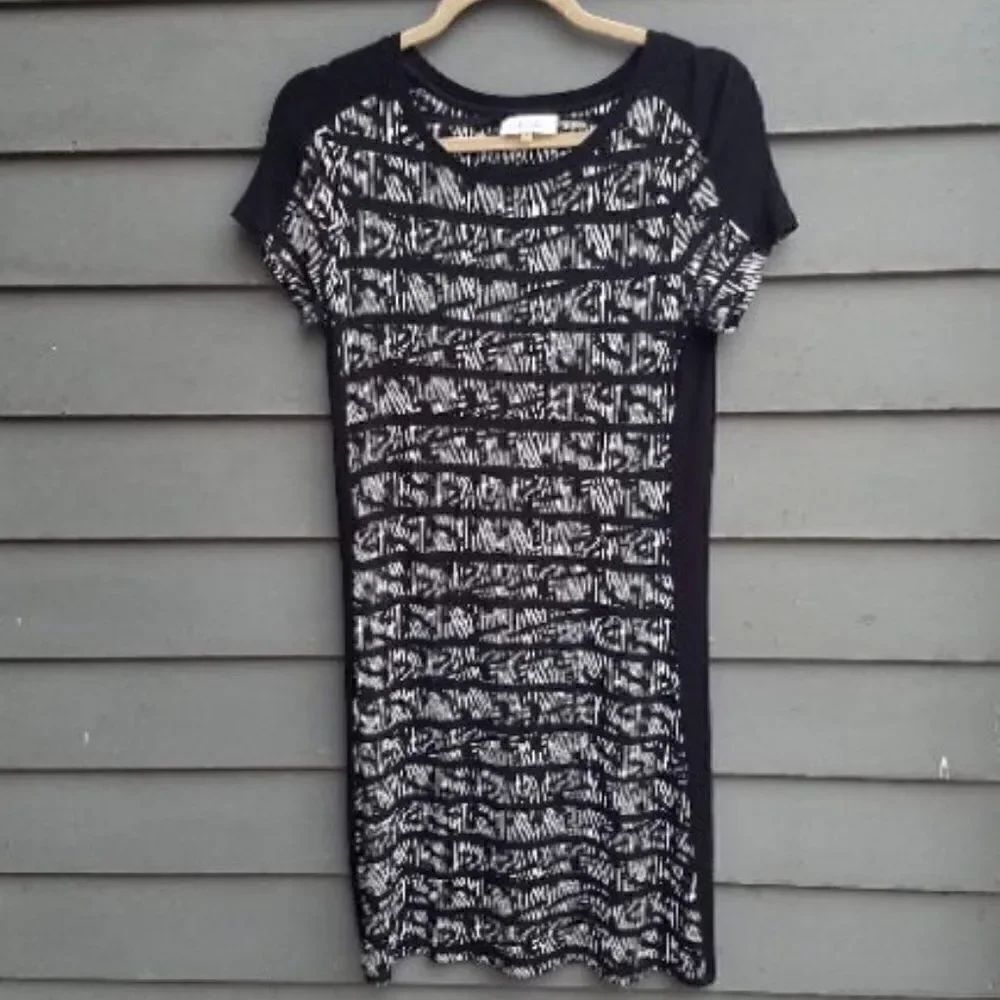 Calvin Klein Black/White Stretch Dress with Cap Sleeves size Small